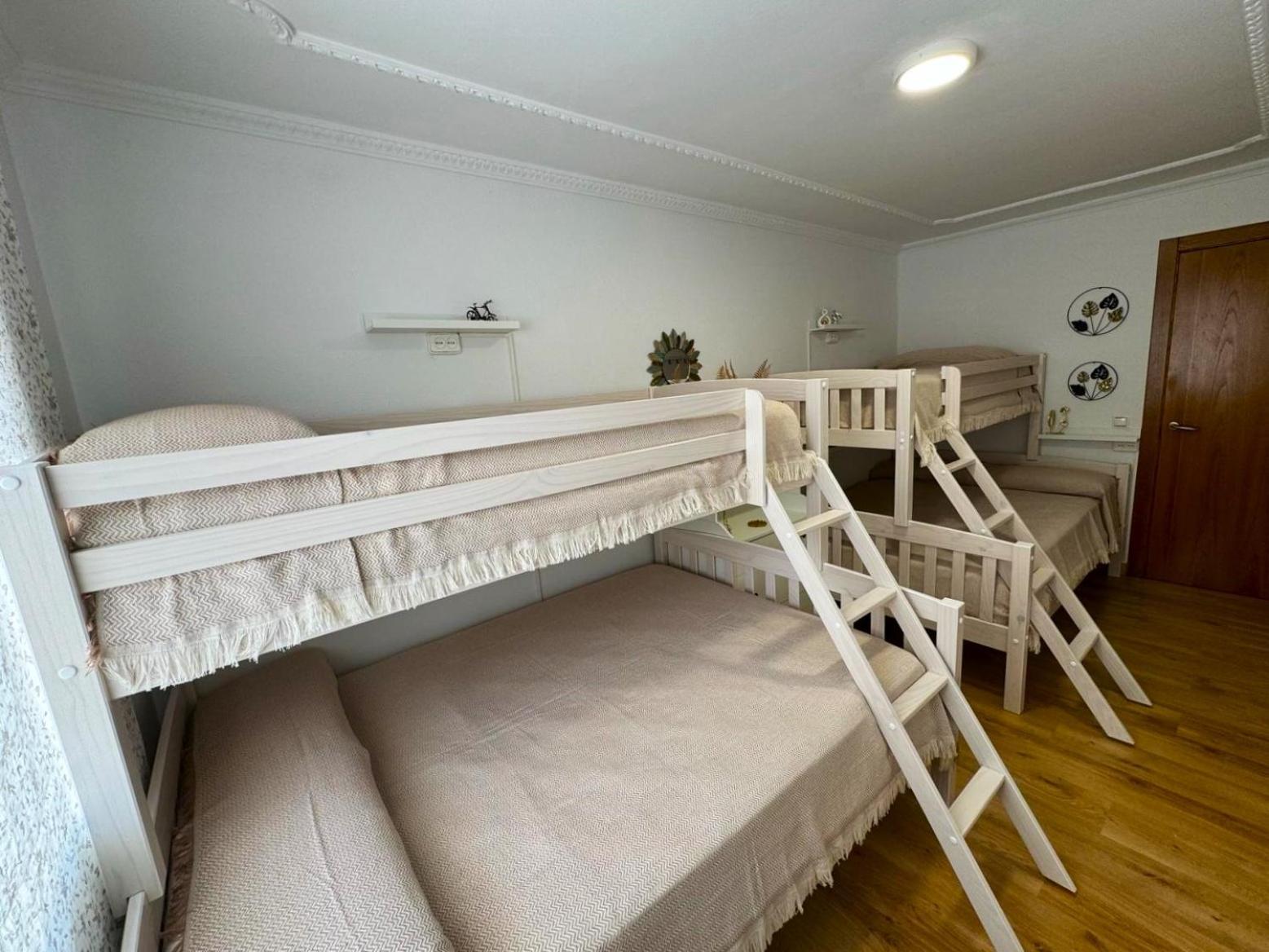 Apartamento Barbastro Салоу Екстериор снимка